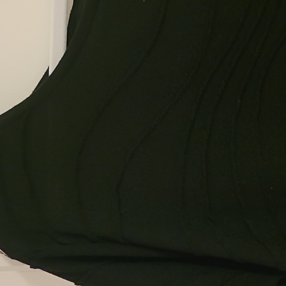 Simply Vera Wang black top - Picture 2 of 5